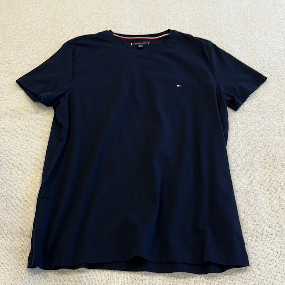 Tommy Hilfiger Navy T-shirt, size 2XL